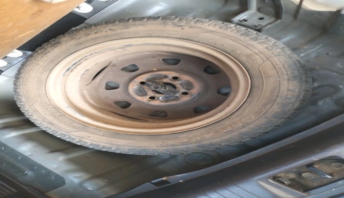 2012 Hyundai Santro Xing GLS, Petrol, Manual, 1,05,211 km, tyre