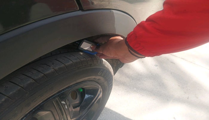 2022 Tata NEXON XMA SUNROOF PETROL, Petrol, Automatic, 60,651 km, tyre