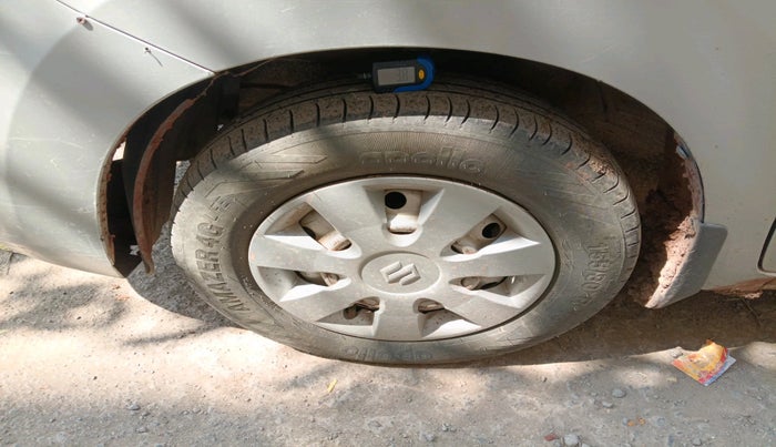 2013 Maruti Wagon R 1.0 LXI CNG, Petrol, Manual, 1,92,742 km, tyre