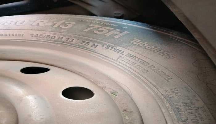 2013 Maruti Wagon R 1.0 LXI CNG, Petrol, Manual, 1,92,742 km, tyre