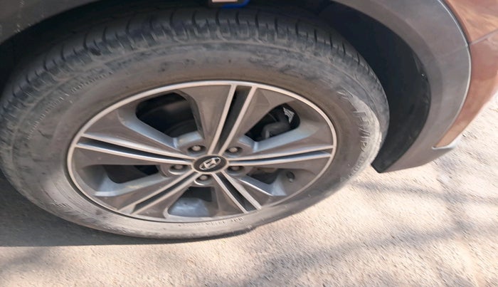 2016 Hyundai Creta SX PLUS 1.6 PETROL, Petrol, Manual, 68,344 km, tyre