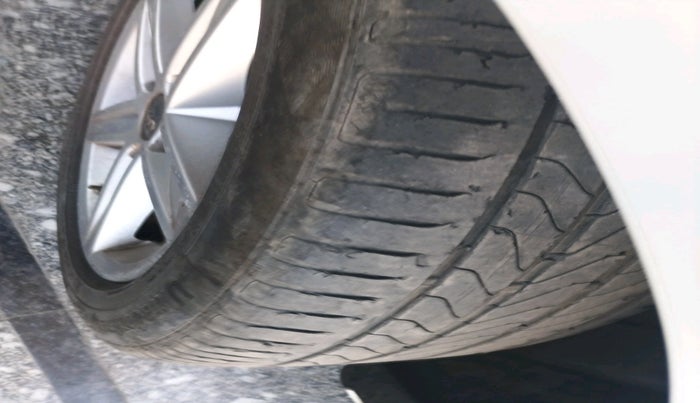 2017 Audi A3 35 TDI PREMIUM PLUS, Diesel, Automatic, 1,14,588 km, tyre