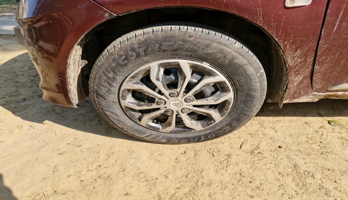 2014 Honda Amaze 1.5L I-DTEC SX, Diesel, Manual, 1,08,359 km, tyre