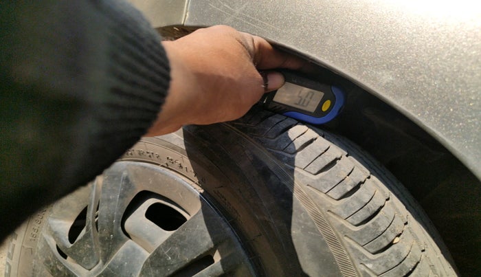 2017 Datsun Redi Go T (O), Petrol, Manual, 32,398 km, tyre