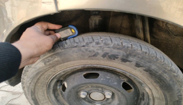 2017 Datsun Redi Go T (O), Petrol, Manual, 32,398 km, tyre