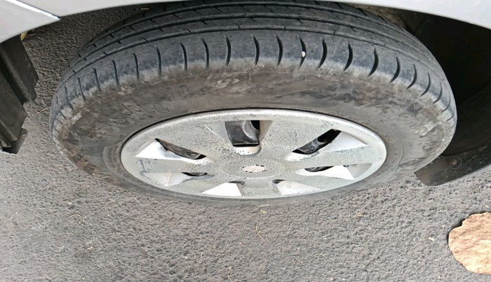 2014 Maruti Wagon R 1.0 LXI CNG, CNG, Manual, 1,03,244 km, tyre