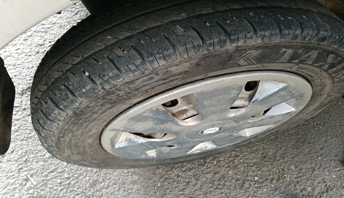 2014 Maruti Wagon R 1.0 LXI CNG, CNG, Manual, 1,03,244 km, tyre