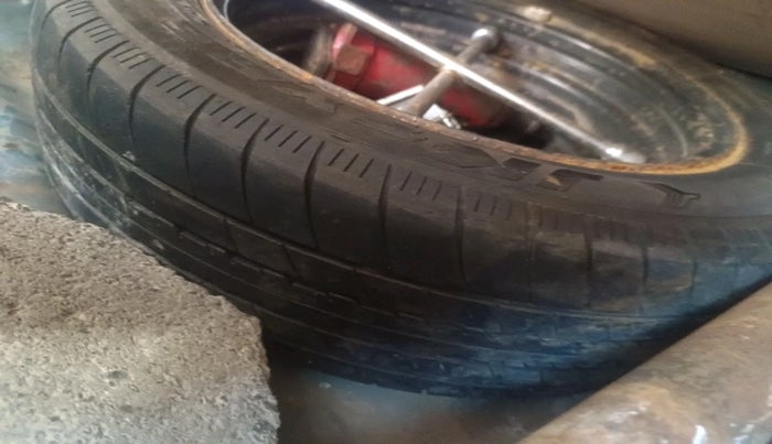 2015 Renault Scala RXZ DIESEL, Diesel, Manual, 2,23,121 km, tyre