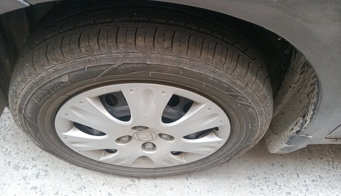 2014 Honda Amaze 1.2L I-VTEC S, Petrol, Manual, 71,450 km, tyre