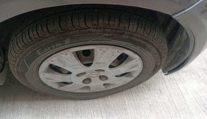 2014 Honda Amaze 1.2L I-VTEC S, Petrol, Manual, 71,450 km, tyre