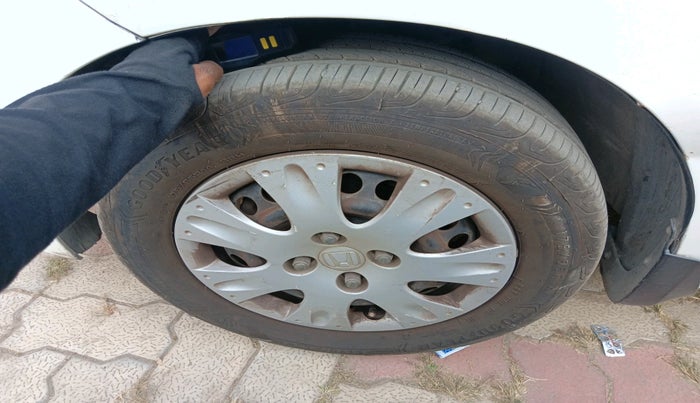 2015 Honda Amaze 1.2L I-VTEC S, Petrol, Manual, 89,900 km, tyre