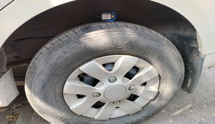 2011 Mahindra Xylo E6 BS-III, Diesel, Manual, 55,902 km, tyre