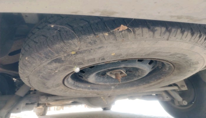 2011 Mahindra Xylo E6 BS-III, Diesel, Manual, 55,902 km, tyre