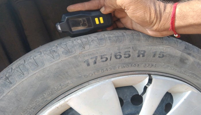 2016 Maruti Swift Dzire VXI, Petrol, Manual, 1,68,751 km, tyre