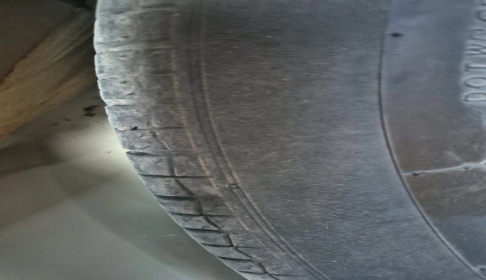 2014 Maruti Swift Dzire VXI, Petrol, Manual, 31,770 km, tyre