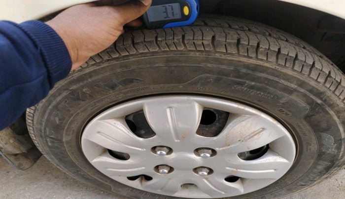 2013 Hyundai i10 MAGNA 1.1, Petrol, Manual, 60,883 km, tyre