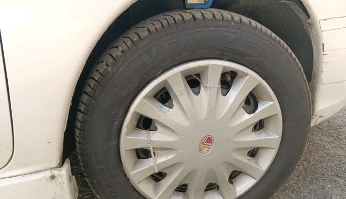 2010 Tata Indigo CS LS TDI, Diesel, Manual, 2,82,539 km, tyre