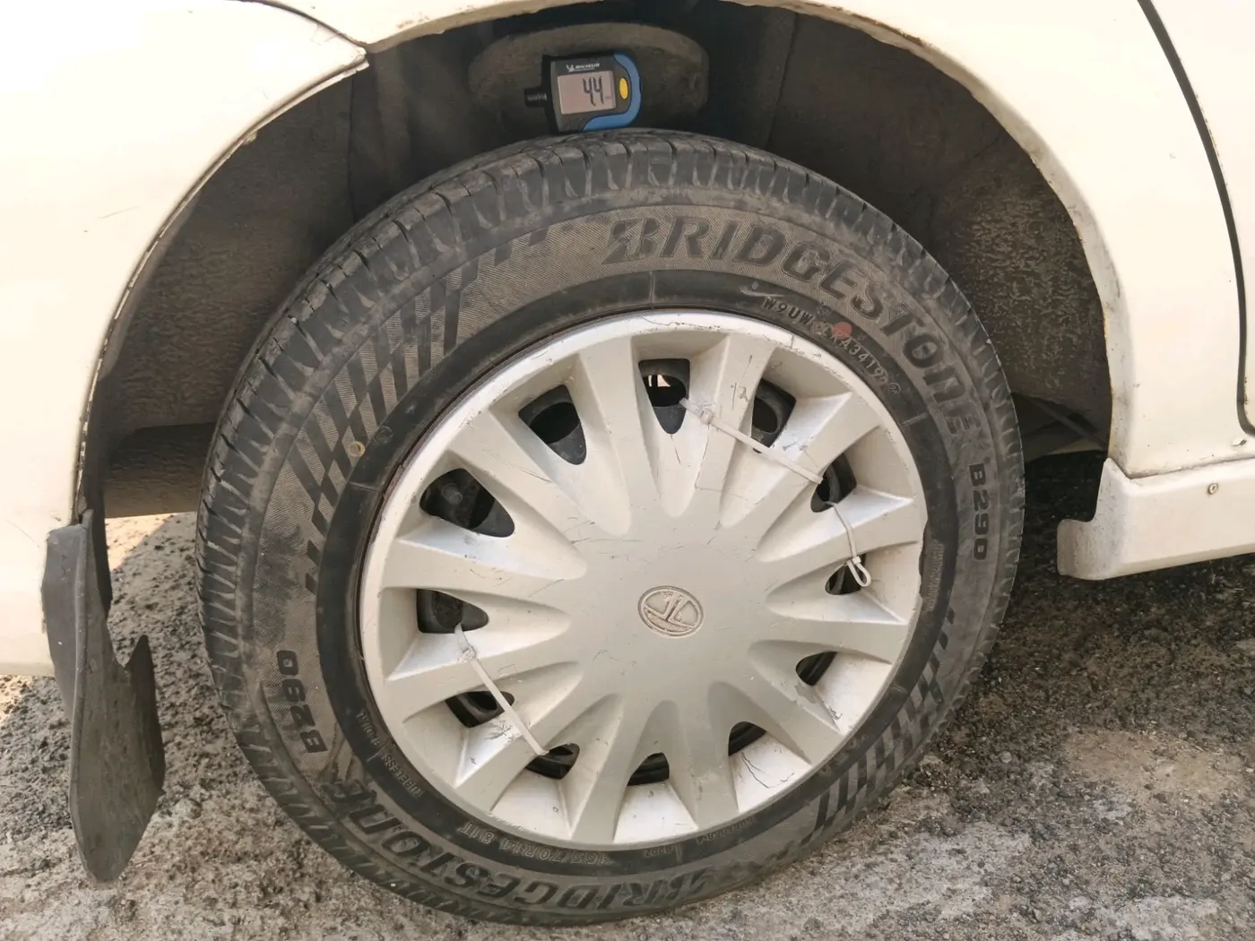 2010 Tata Indigo CS LS TDI, Diesel, Manual, 2,82,539 km, tyre