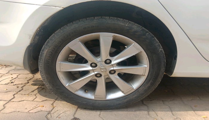 2013 Hyundai Verna FLUIDIC 1.6 CRDI SX, Diesel, Manual, 90,715 km, tyre