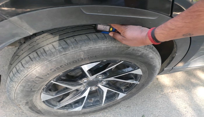 2022 Hyundai VENUE S 1.2, Petrol, Manual, 94,448 km, tyre