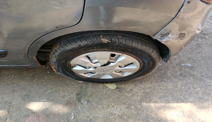 2014 Maruti Wagon R 1.0 LXI CNG, CNG, Manual, 77,424 km, tyre