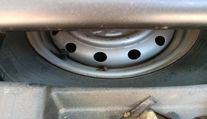 2014 Maruti Wagon R 1.0 LXI CNG, CNG, Manual, 77,424 km, tyre