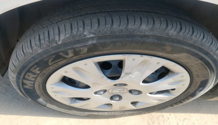 2015 Honda Amaze 1.2L I-VTEC SX, Petrol, Manual, 68,056 km, tyre