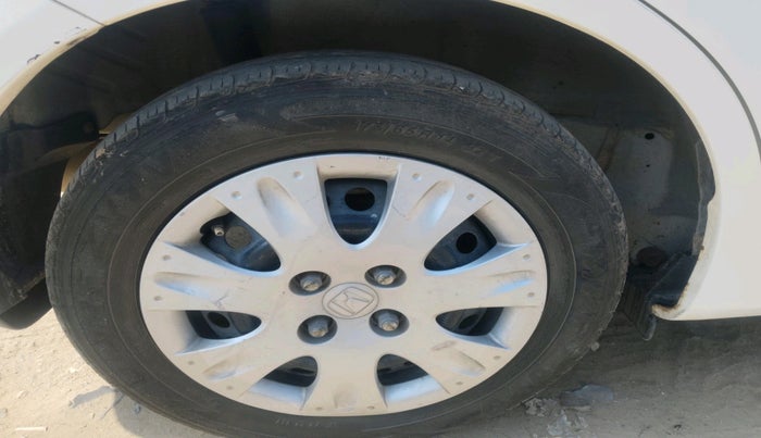 2015 Honda Amaze 1.2L I-VTEC SX, Petrol, Manual, 68,056 km, tyre