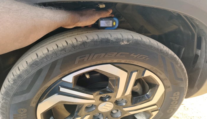 2023 Maruti BREZZA VXI SMART HYBRID, Petrol, Manual, 1,07,938 km, tyre