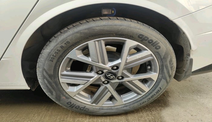 2023 Hyundai Verna SX 1.5 l MPI, Petrol, Manual, 31,096 km, tyre