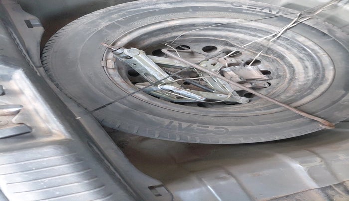 2012 Hyundai i20 ASTA 1.4 CRDI, Diesel, Manual, 1,31,967 km, tyre