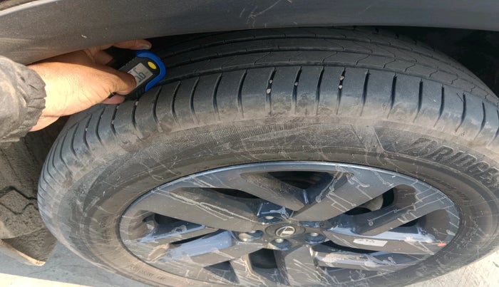 2022 Tata Harrier XZ PLUS 2.0L DARK EDITION, Diesel, Manual, 61,945 km, tyre