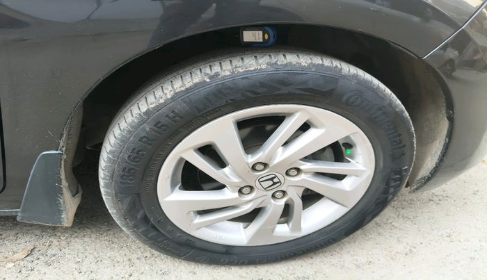 2016 Honda Jazz 1.2L I-VTEC V, Petrol, Manual, 1,19,743 km, tyre