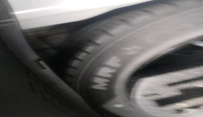 2024 Volkswagen TAIGUN COMFORTLINE 1.0 TSI MT, Petrol, Manual, 30,246 km, tyre