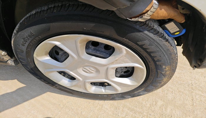 2020 Maruti S PRESSO VXI (O) CNG, Petrol, Manual, 52,967 km, tyre