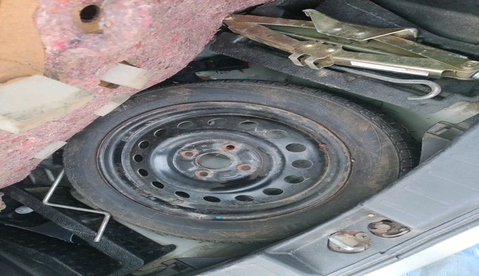 2017 Maruti Wagon R 1.0 VXI, Petrol, Manual, 54,369 km, tyre