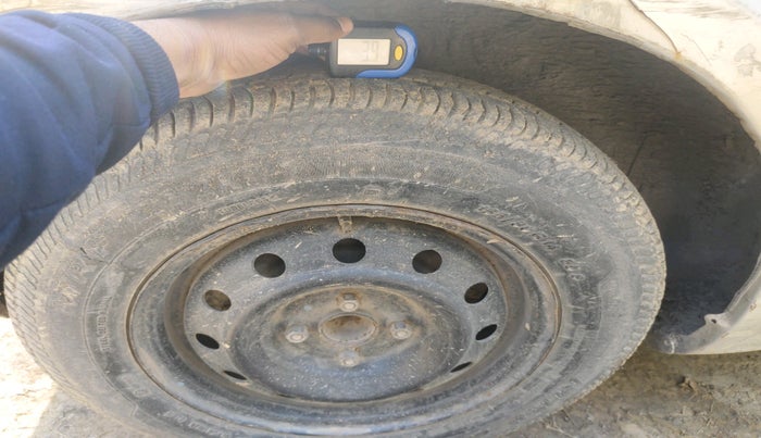 2013 Maruti Swift VXI, Petrol, Manual, 82,181 km, tyre