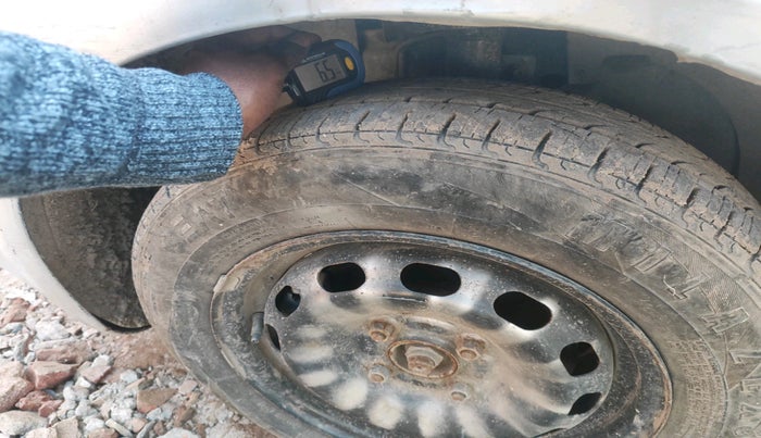 2012 Ford Fiesta Classic LXI 1.6 PETROL, Petrol, Manual, 1,09,003 km, tyre