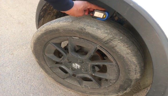 2017 Maruti IGNIS ZETA 1.2, Petrol, Manual, 80,101 km, tyre