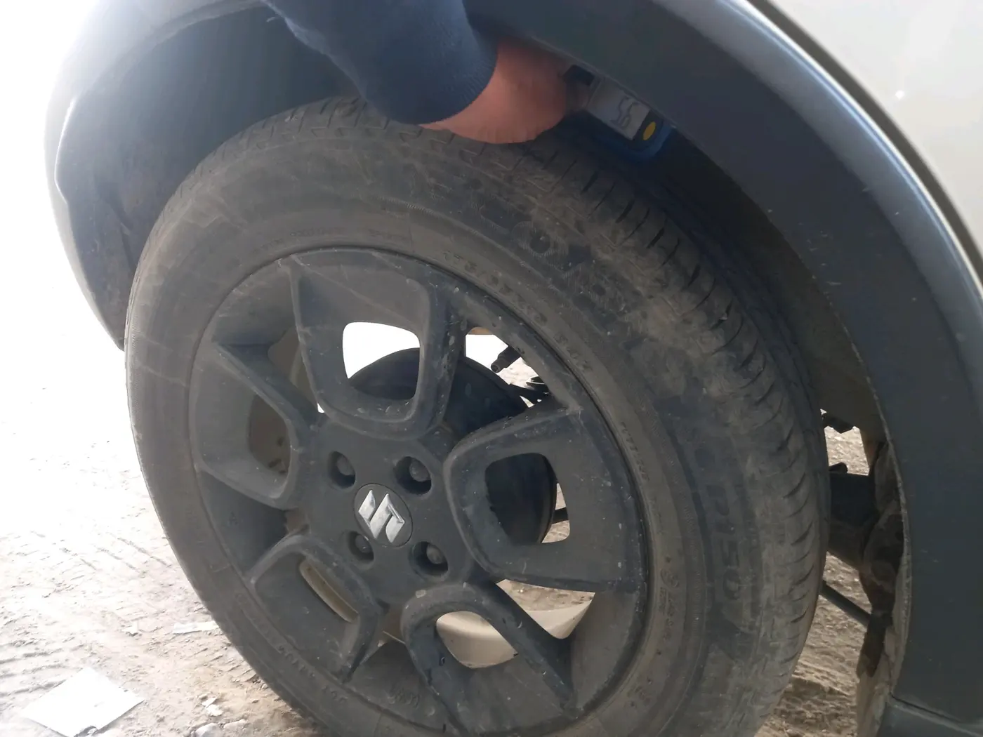 2017 Maruti IGNIS ZETA 1.2, CNG, Manual, 80,101 km, tyre