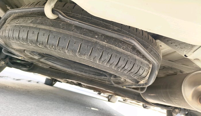 2022 Maruti Ertiga ZXI  CNG, Petrol, Manual, 44,991 km, tyre