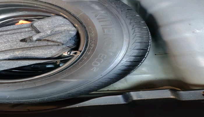 2020 Hyundai VENUE S 1.2, Petrol, Manual, 46,372 km, tyre