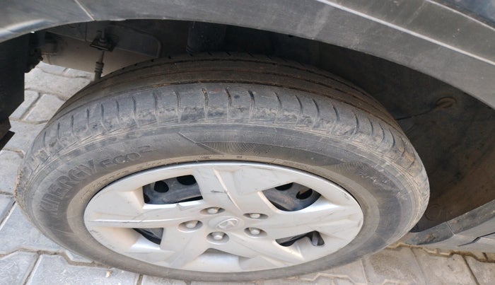 2020 Hyundai VENUE S 1.2, Petrol, Manual, 46,372 km, tyre