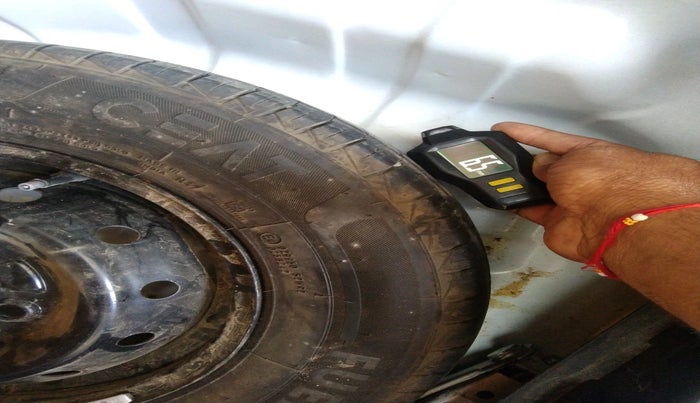 2021 Maruti Alto VXI, Petrol, Manual, 11,927 km, tyre