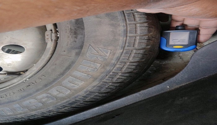 2017 Maruti Swift Dzire TOUR DIESEL, Diesel, Manual, 1,78,576 km, tyre