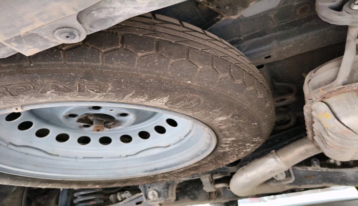 2022 Mahindra XUV700 AX 7 P MT 7 STR, Petrol, Manual, 40,525 km, tyre