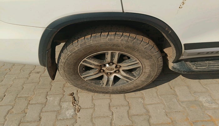 2021 Toyota Fortuner 2.8 4X2 AT, Diesel, Automatic, 90,041 km, tyre