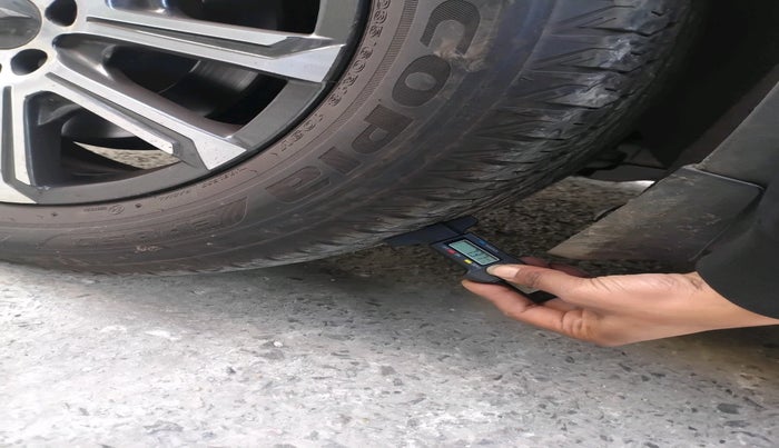 2024 Mahindra XUV700 AX 7 LUXURY P AT 7 STR, Petrol, Automatic, 28,392 km, tyre