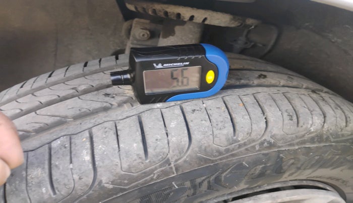 2012 Volkswagen Polo COMFORTLINE 1.2L, Diesel, Manual, 91,072 km, tyre