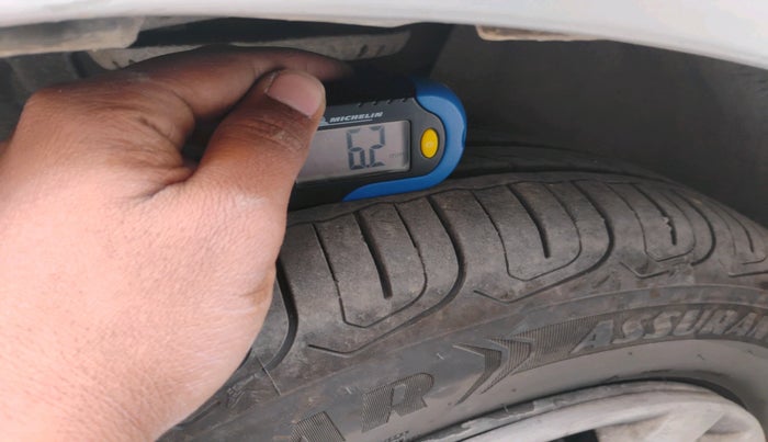 2012 Volkswagen Polo COMFORTLINE 1.2L, Diesel, Manual, 91,072 km, tyre